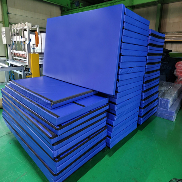 풋살장 안전매트 축구장 휀스안전매트 (100 x 200 x 7cm)