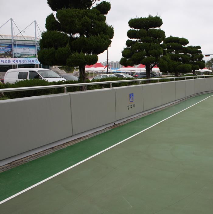 인라인장 롤러장 공원 휀스안전매트 100x200x10cm