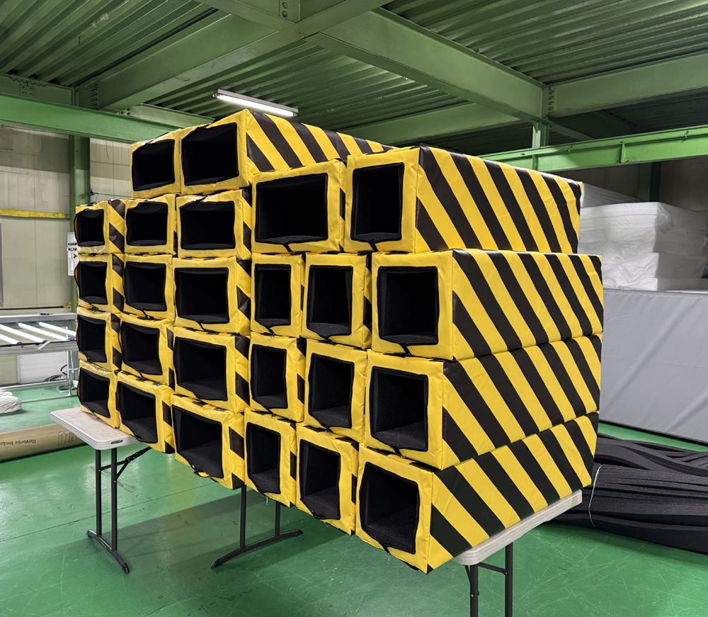 경고무늬 물류창고 기둥보호대  <br> (충남 천안 물류창고)