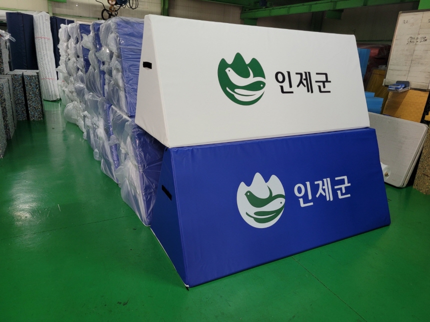 삼각안전매트 삼각휀스안전매트