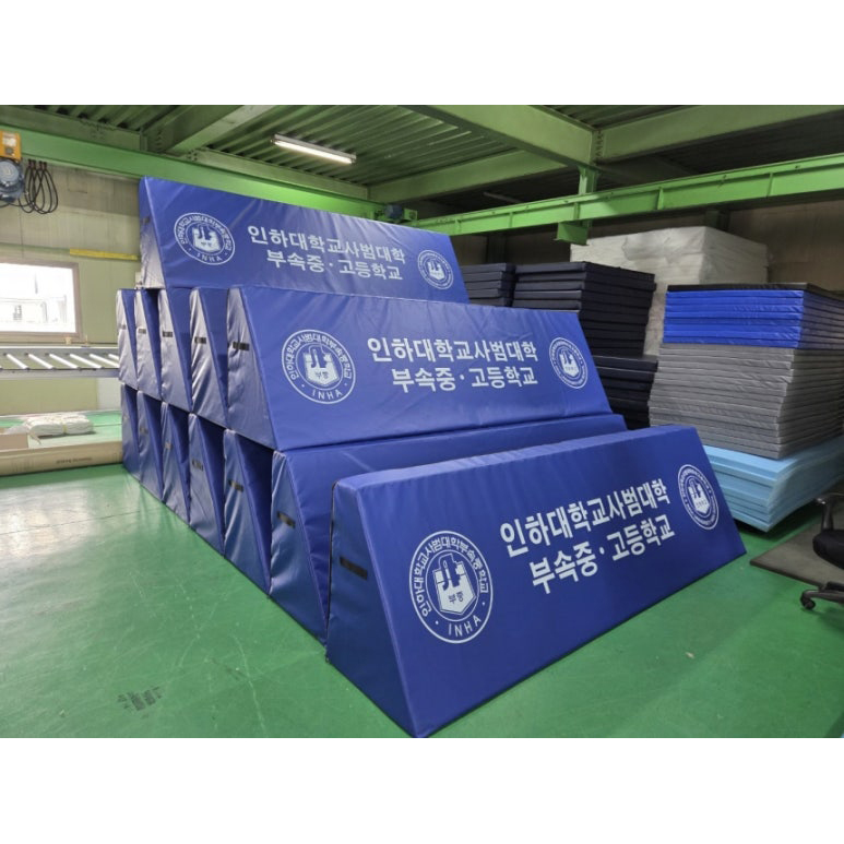 삼각안전매트 800x150x600x3000mm (직삼각형 안전매트)